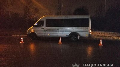 У Краматорську автобус збив на смерть жінку-пішохода. ФОТО У Краматорську автобус збив на смерть жінку-пішохода. ФОТО