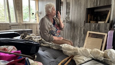 Жителі села Софіївка після удару бомбами