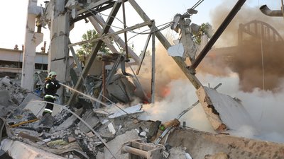 У Харкові від російського удару 19 серпня спалахнуло підприємство У Харкові від російського удару 19 серпня спалахнуло підприємство