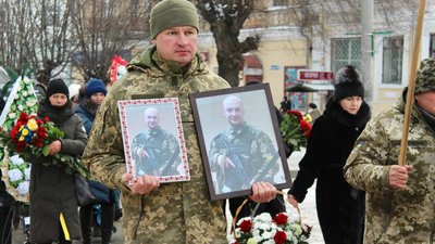 На Черкащині поховали загиблого героя На Черкащині поховали загиблого героя