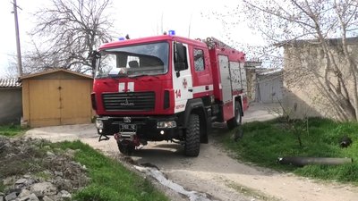 У Херсоні горів гараж із газовими балонами