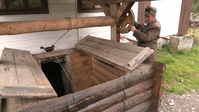 У криївку через криницю. Житель Верховини створив у своєму домі музей УПА
