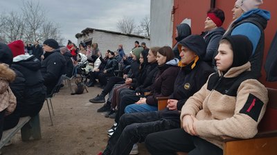 Батьки та їх діти в дитячому центрі творчості, 10 лютого 2024 року. Батьки та їх діти в дитячому центрі творчості, 10 лютого 2024 року.