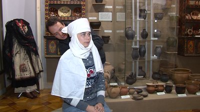 Колекцію старовинних та сучасних хусток презентували в Черкасах Колекцію старовинних та сучасних хусток презентували в Черкасах
