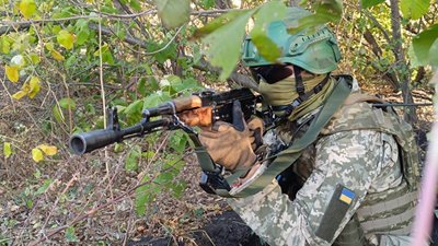 Понад 60 атак військ РФ відбили українські бійці за добу на сході