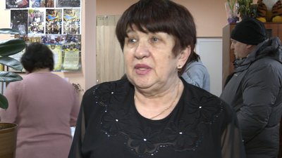 Черкасці шиють подушки, плетуть сітки і збирають продукти для захисників Черкасці шиють подушки, плетуть сітки і збирають продукти для захисників