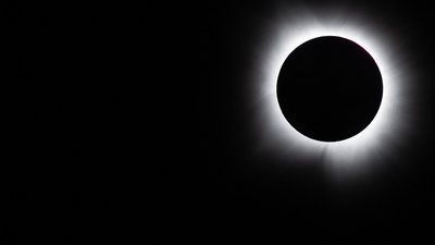 7 секунд невагомості та зіпсована камера: три міфи про сонячне затемнення 12 серпня