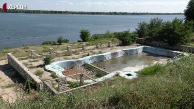Хто відповідає за херсонський пляж "Лілея" та чому з відпочивальників беруть гроші Хто відповідає за херсонський пляж "Лілея" та чому з відпочивальників беруть гроші