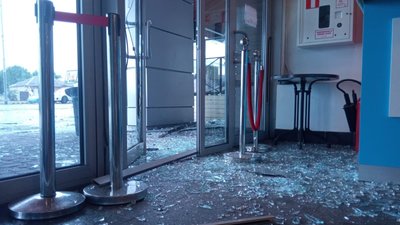 Поліція показала наслідки російського обстрілу торговельного центру в Харкові Поліція показала наслідки російського обстрілу торговельного центру в Харкові