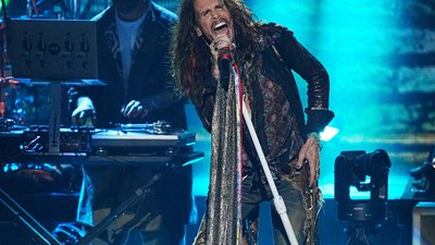 Лідера гурту Aerosmith звинувачують у сексуальному насильстві та побоях