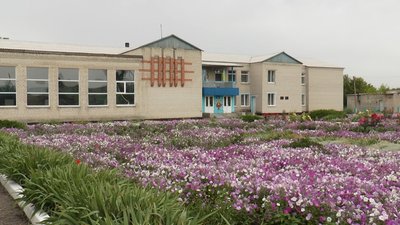 Не вистачає трьох учнів. На Луганщині обговорюють можливе закриття Райгородської гімназії
