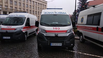 35 машин "швидкої" отримали закарпатські медики у 2020 році