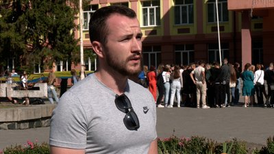У Рівному відкрили пам'ятну дошку загиблим у Маріуполі азовцям У Рівному відкрили пам'ятну дошку загиблим у Маріуполі азовцям