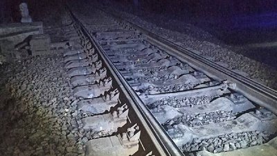 На Львівщині електровоз наїхав на пішохода