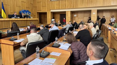 В Ужгороді розпочалося пленарне засідання міської ради