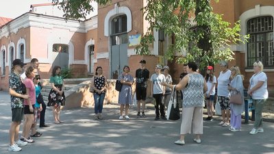 У Запоріжжі проводять екскурсії містом для переселенців