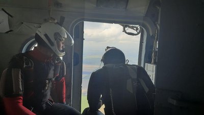 Точність приземлення та фігури у небі. У Кропивницькому змагаються 300 парашутистів-спецпризначенців