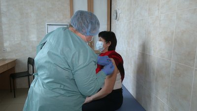 На Рівненщині запрацювали 24 пункти щеплень від COVID. Як це діє