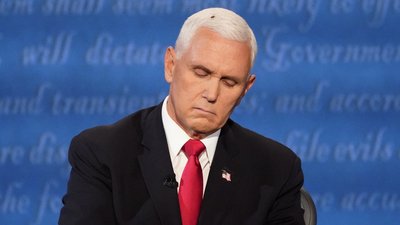 "Правда над мухами". У США команда Байдена за кілька годин розпродала 35 тисяч мухобійок