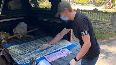 СБУ заявила про викриття комунальників, які продавали місця на столичному кладовищі