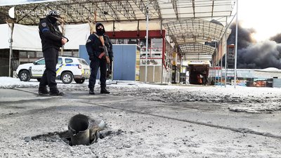 У Харкові внаслідок обстрілів РФ загорівся найбільший ринок східної Європи У Харкові внаслідок обстрілів РФ загорівся найбільший ринок східної Європи