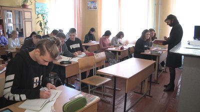Учні у школах, крамниці відчинились: Донеччина вийшла з локдауну Учні у школах, крамниці відчинились: Донеччина вийшла з локдауну