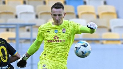 Воротар Дмитро Різник у матчі "Шахтаря" в УПЛ