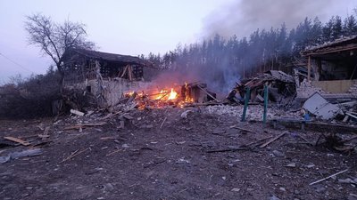 В Осколі Ізюмського району внаслідок влучання авіабомб РФ пошкоджені понад 20 будинків