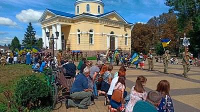 На Чернігівщині попрощалися з солдатом На Чернігівщині попрощалися з солдатом
