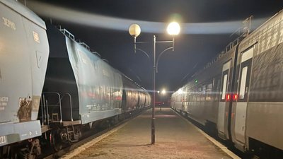 потяги, станція