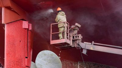 На Одещині криголам "Ноосфера" готують до експедиції