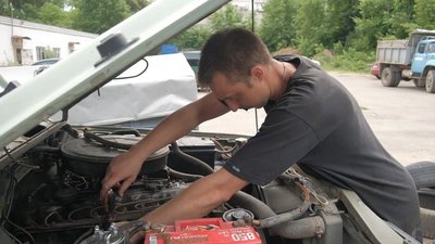 "Враховували потреби військових". Вінницькі волонтери відремонтували фронтовий пікап "Враховували потреби військових". Вінницькі волонтери відремонтували фронтовий пікап