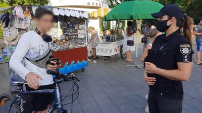“Фото з мавпою”: чому та як продовжує існувати бізнес на тваринах “Фото з мавпою”: чому та як продовжує існувати бізнес на тваринах