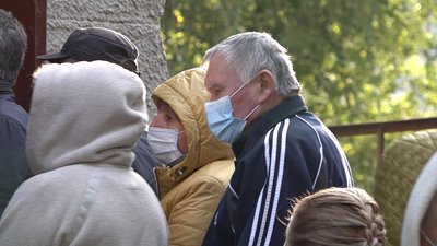 Вижити в черзі: у Смілі зробити ПЛР-тест збираються по пів сотні людей щодня Вижити в черзі: у Смілі зробити ПЛР-тест збираються по пів сотні людей щодня