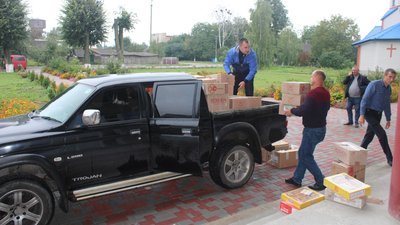 Жителі одного з сіл Чуднівщини придбали та передали воїнам-землякам з Житомирської області автівку Жителі одного з сіл Чуднівщини придбали та передали воїнам-землякам з Житомирської області автівку