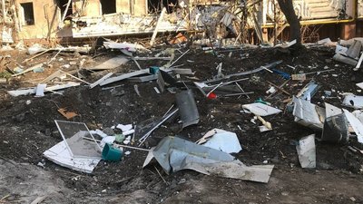 У Києві внаслідок обстрілу снаряди влучили у житлові будинки У Києві внаслідок обстрілу снаряди влучили у житлові будинки