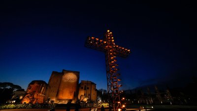 "Вандалізм" чи давня традиція. На Закарпатті спалювали хрест "Вандалізм" чи давня традиція. На Закарпатті спалювали хрест