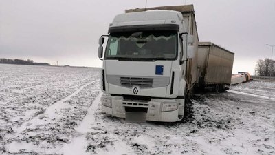 Поблизу Сум - аварія з медичним авто та фурою: госпіталізували дитину й двоє дорослих