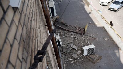 Троє людей, які випали із балкона у Львові, відмовилися від госпіталізації