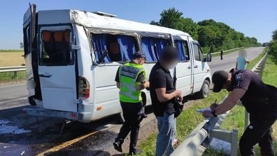На Одещині під час руху перекинулась машрутка "Рені-Одеса": травмовані шестеро пасажирів