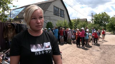 Одяг, білизна, меблі – жителька Чернігова роздає речі тим, хто втратив житло через війну