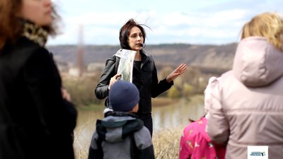 На Тернопільщині в містечку на Дністрі проводять екскурсії для переселенців На Тернопільщині в містечку на Дністрі проводять екскурсії для переселенців