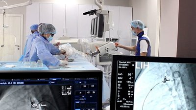 В райлікарні на Волині вперше провели підлітку кардіохірургічну операцію без розрізу