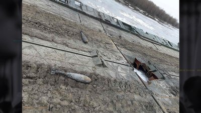 Наздогнали човнами й зупинили голіруч: як жителі Чернігівщини виловили понтонний міст росіян Наздогнали човнами й зупинили голіруч: як жителі Чернігівщини виловили понтонний міст росіян