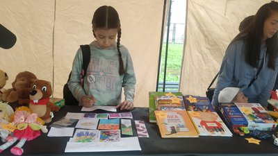 В Івано-Франківську на благодійному ярмарку діти збирають кошти на підтримку армії В Івано-Франківську на благодійному ярмарку діти збирають кошти на підтримку армії