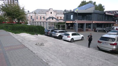 У Рівному скасували тендер на ремонт сходів біля драмтеатру У Рівному скасували тендер на ремонт сходів біля драмтеатру