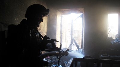 Під час пожежі в центрі Одеси врятували жінку Під час пожежі в центрі Одеси врятували жінку
