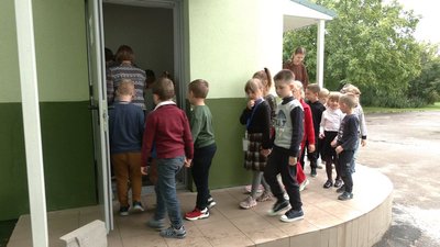 Ще частині шкіл Рівного, де обстежили укриття, дозволили відновити очне навчання