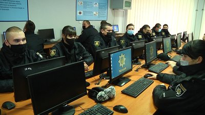 У Житомирі 73 слухачі школи поліції склали випускні іспити
