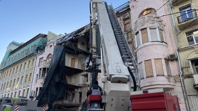 У центрі Харкова на вулиці Свободи почали розбір завалів у двох будинках, розбитих РФ 8 У центрі Харкова на вулиці Свободи почали розбір завалів у двох будинках, розбитих РФ 8